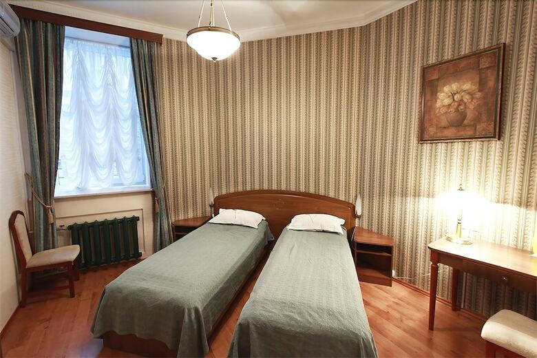 Hostal Zlatoust Hotel