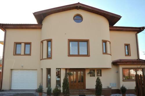 Hostal Pensiunea Kenza