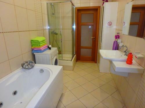 Apartamento Aaa Elita On Kamenskaya 32