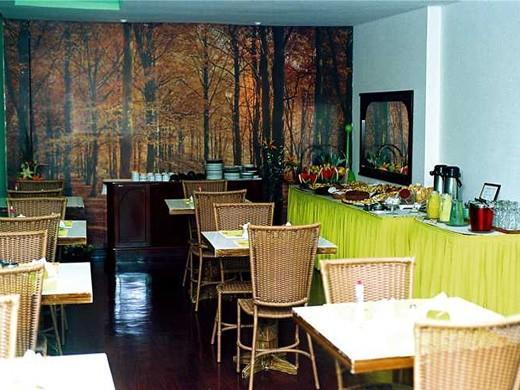 Aton Plaza Hotel