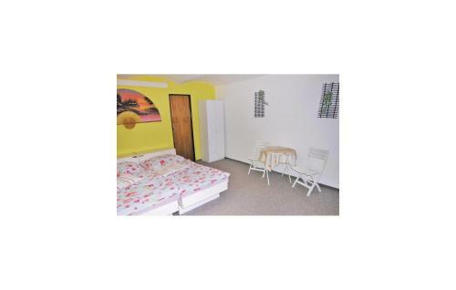 Two-bedroom Holiday Home In Kolinec