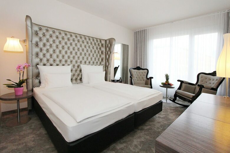 Hotel Arcotel John F