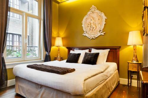 Hotel Diamonds And Pearls