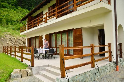 Hostal Pensiunea Valea Pinului