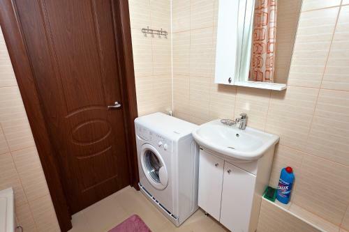 Apartments On Adoratskogo 4