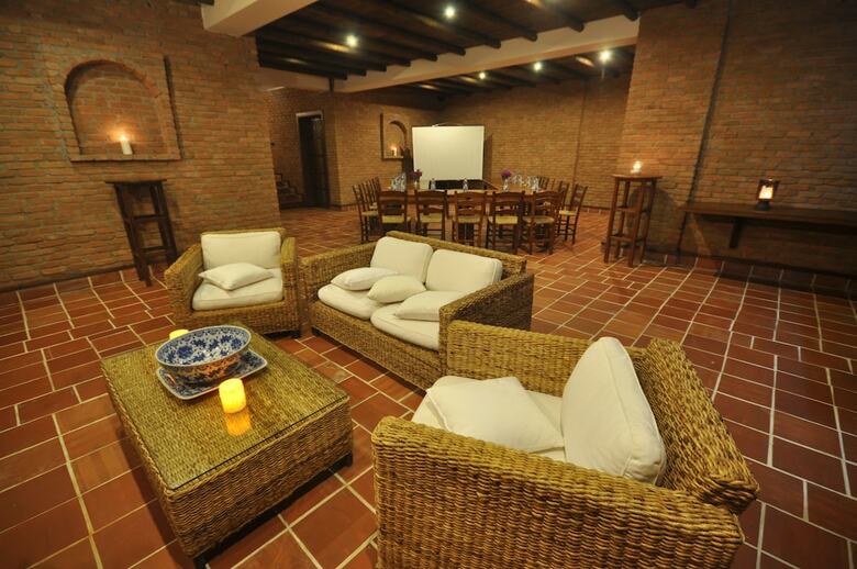 El Vino Hotel Suites