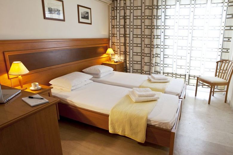 Summery Hotel