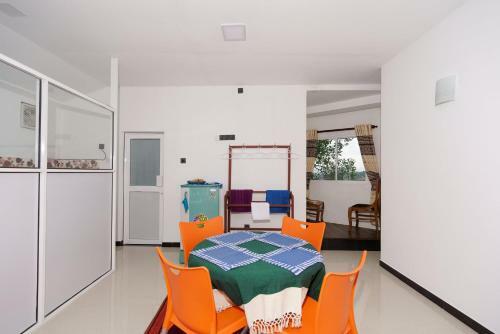 Hostal Kandyan White Holiday Homes