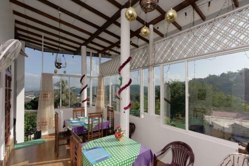 Hostal Kandyan White Holiday Homes