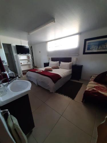 Bed & Breakfast Au Plais De Langebaan At Palm Tree Villa