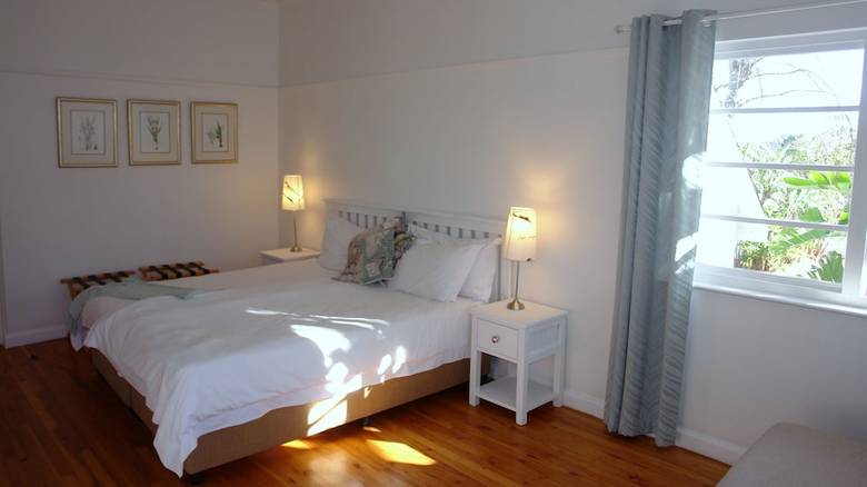 Hostal Hunneyball House