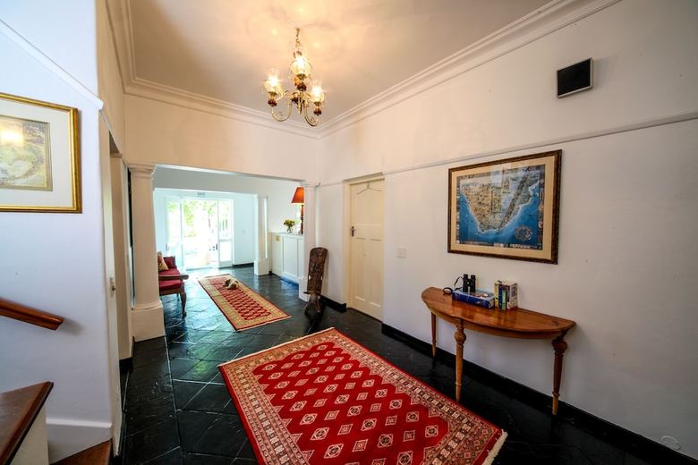 Hostal Hunneyball House