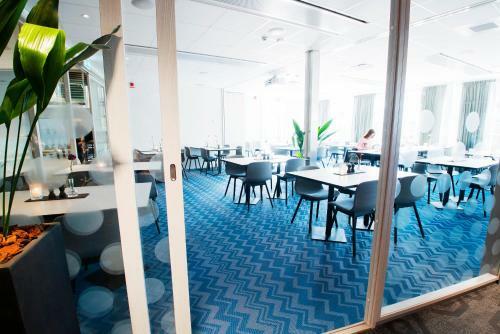 Rc Hotel Sport's & Business
