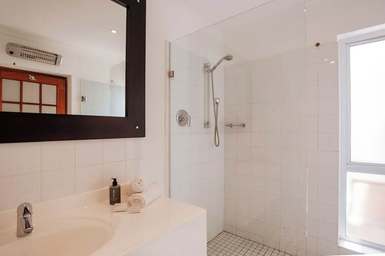 Hostal Cape Riviera Guesthouse