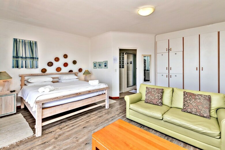 Hostal Lakeside Lodge