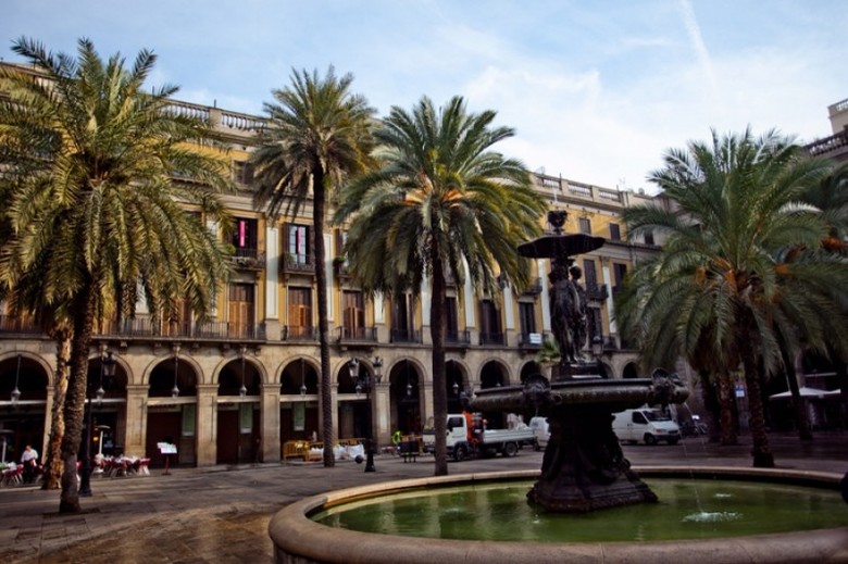 Las Ramblas Bacardi Apartments