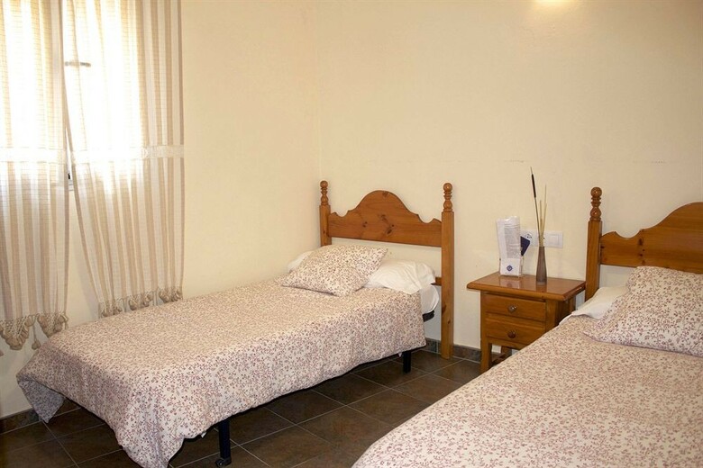 Hostal Pensi�n Montore�a