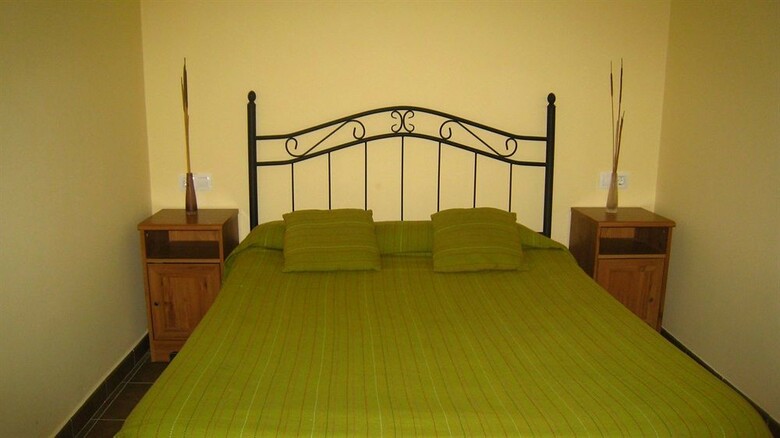 Hostal Pensi�n Montore�a