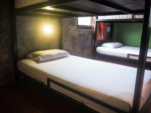 Baan Chalok Hostel
