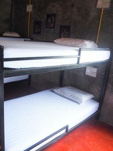 Baan Chalok Hostel