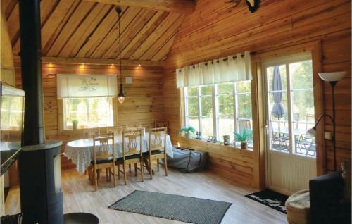 Three-bedroom Holiday Home In Huskvarne