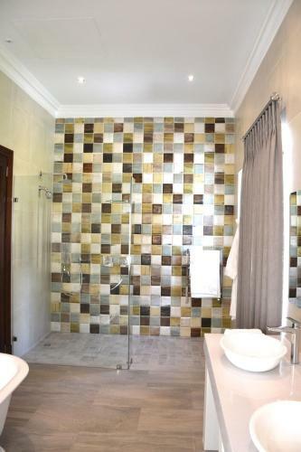 Hostal The Terraces @ Chambray Estate