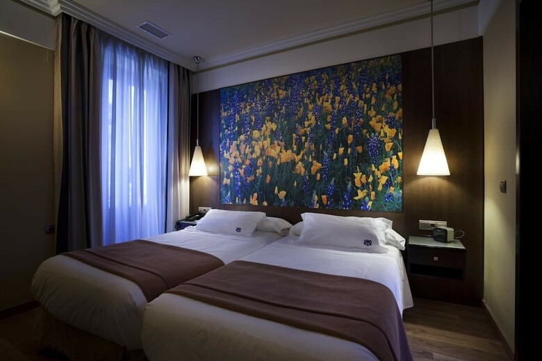 Aparthotel Suites Gran V�a 44