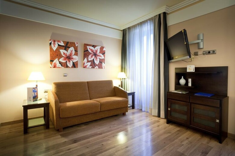 Aparthotel Suites Gran V�a 44
