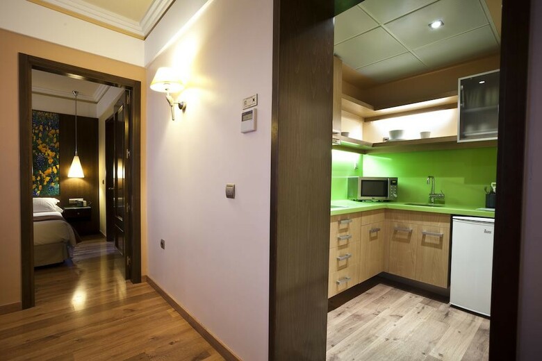 Aparthotel Suites Gran V�a 44