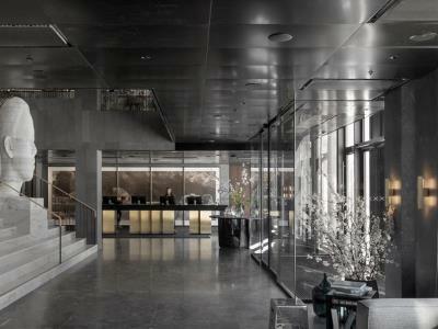 Hotel At Six