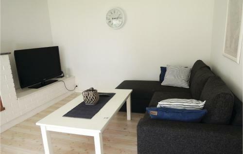 Two-bedroom Holiday Home In Varnamo