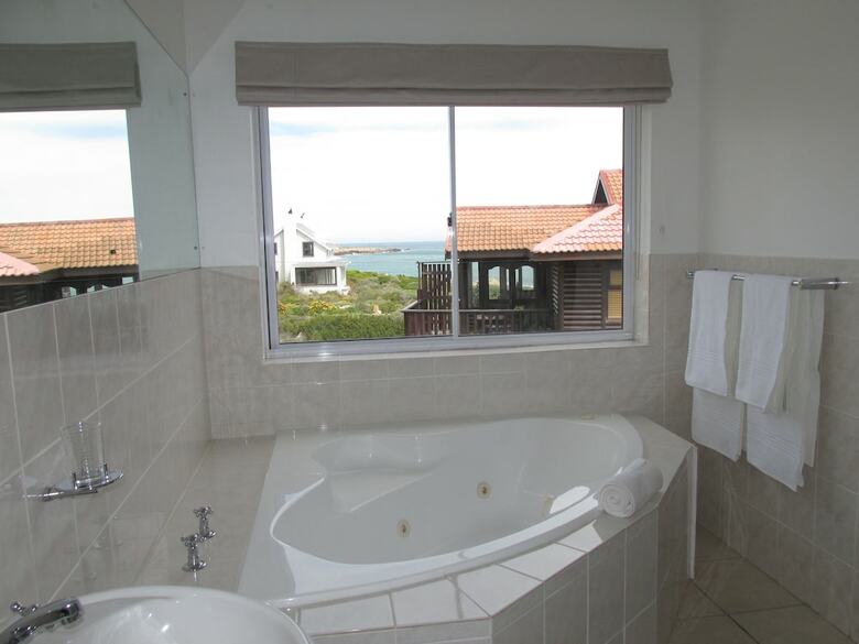 Hostal Belle Mer Guest House
