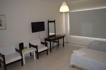 Residencia Lordos Hotel Apartments
