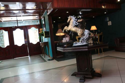 Royal Lodge Hotel (unete)