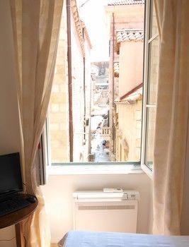 Miro Studio Apartments