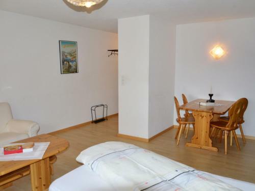 Apartment Chesa Ova Cotschna 303