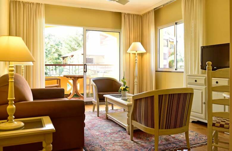Pestana Village Garden Resort Aparthotel
