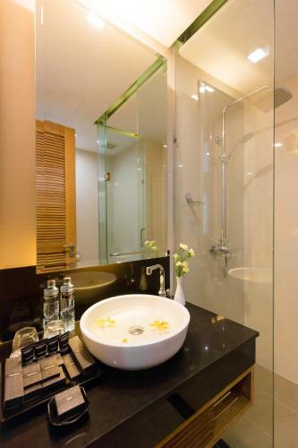 Hotel Wyndham Grand Phuket Kalim Bay