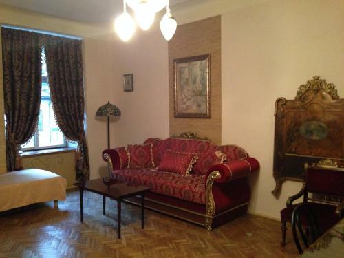 Magnificent Apartment On Halitska