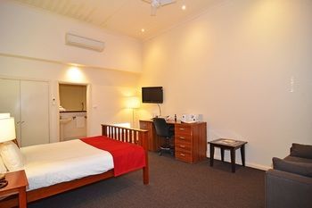 Hotel Ansonia On Lydiard