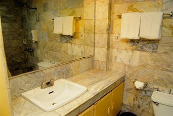 Sarabia Manor Hotel & Convention Center