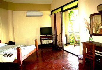 Hotel Bohol Bee Farm