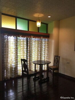 Hotel Bohol Bee Farm