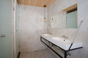 Mini West Hotel