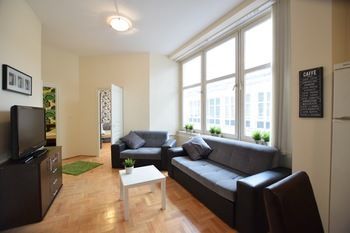 Hi5 Apartments - Central