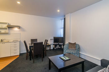 Gilmer Apartment Hotel