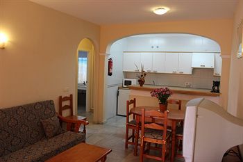 Aparthotel Apartamentos Tur�sticos Las Rosas De Capistrano