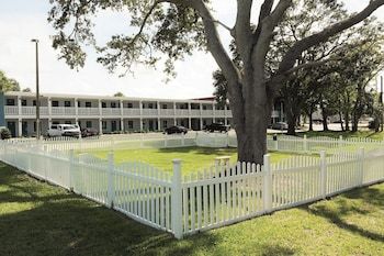 Motel Southern Oaks Inn