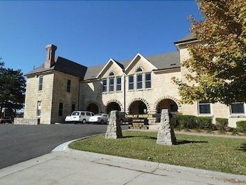 Hotel Quality Inn Near Fort Riley