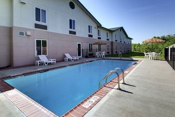 Hotel Quality Inn Near Fort Riley